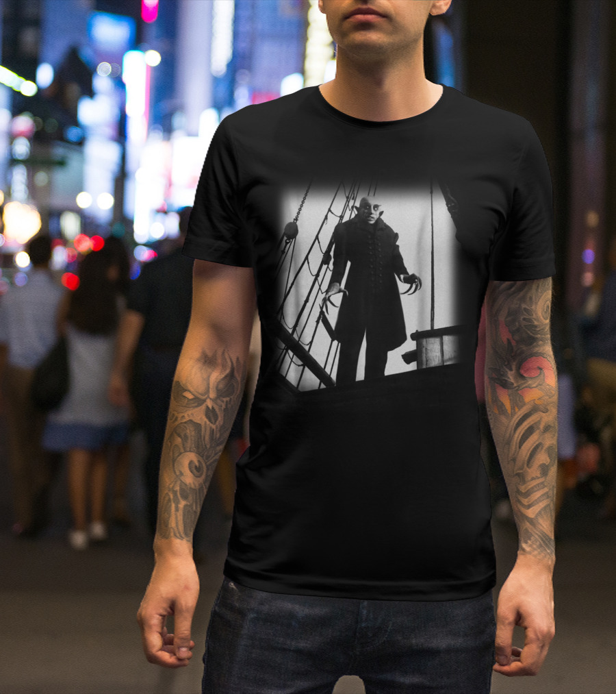 Nosferatu Vampire Classic Horror Black Dracula Iconic Ship Scene T-Shirt