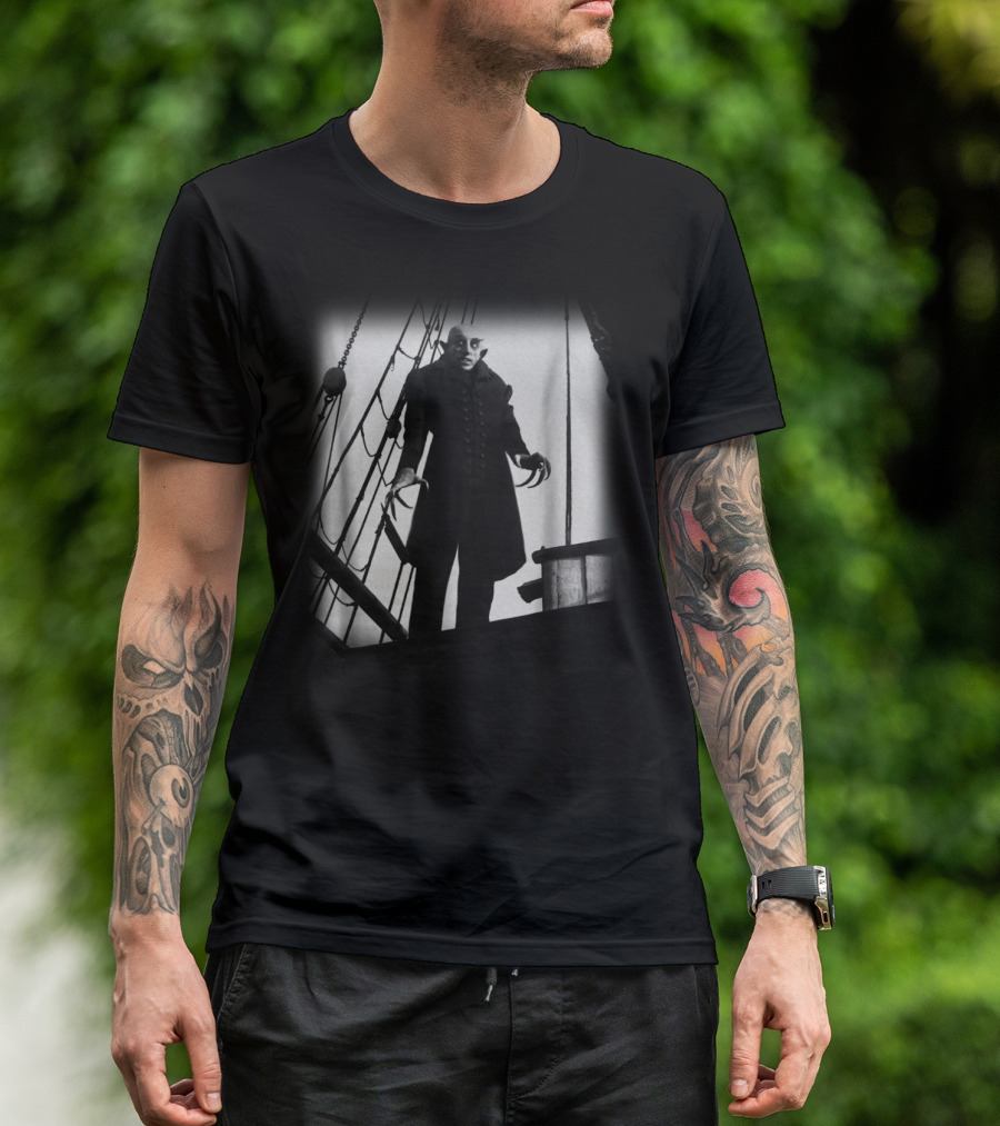 Nosferatu Vampire Classic Horror Black Dracula Iconic Ship Scene T-Shirt