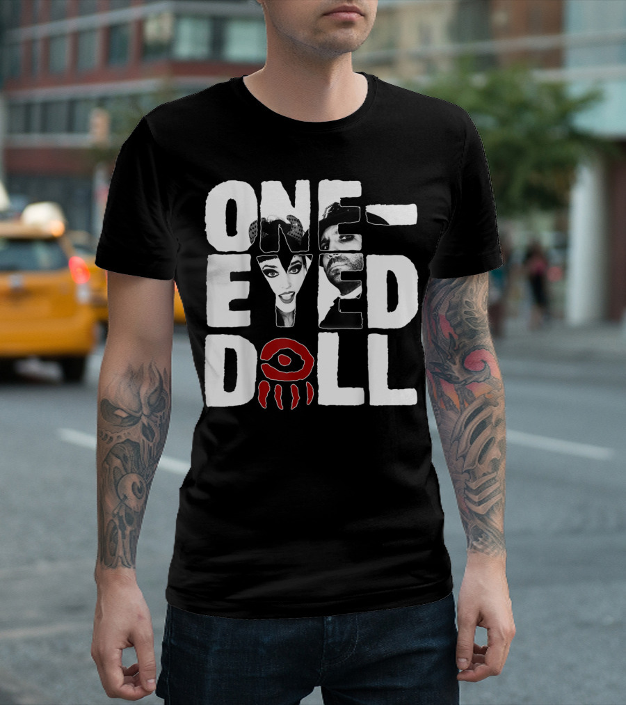 OneEyed Doll Band Selfie Eye Classicfit T-Shirt