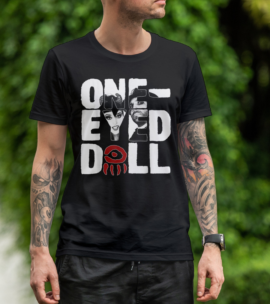 OneEyed Doll Band Selfie Eye Classicfit T-Shirt