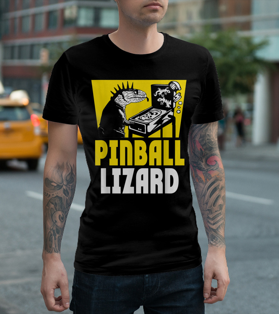 Pinball Lizard Arcade Punk Iguana Playing Pinball Machine T-Shirt