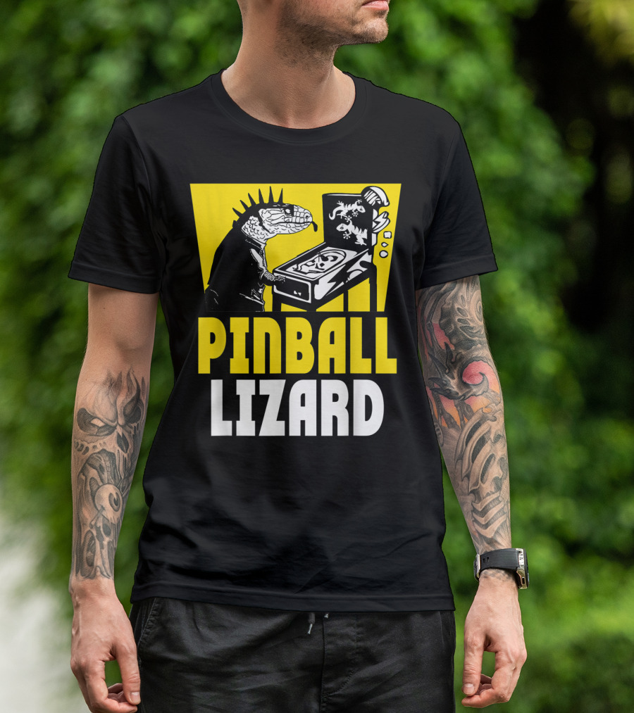 Pinball Lizard Arcade Punk Iguana Playing Pinball Machine T-Shirt