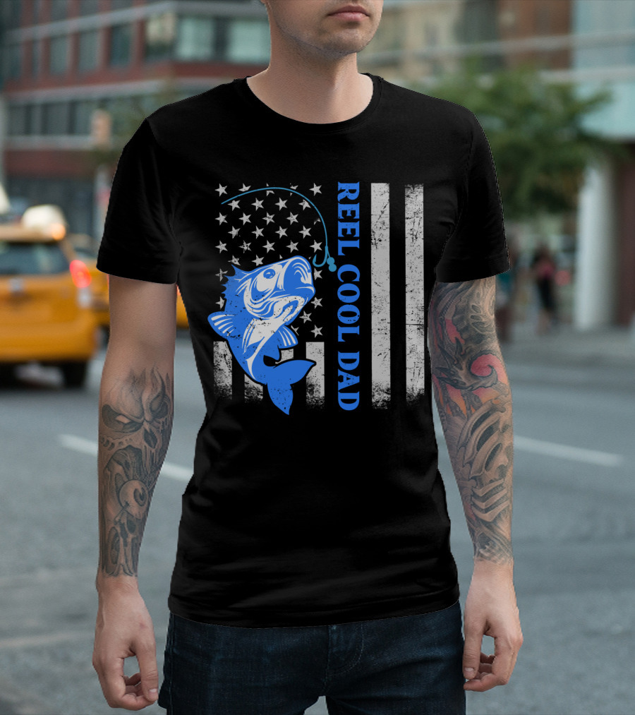 Reel Cool Dad Fishing Bass American Flag Stars Stripes Father's Day T-Shirt