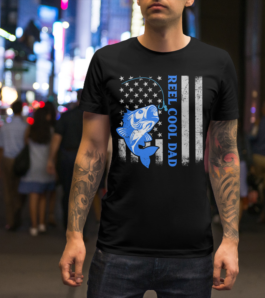 Reel Cool Dad Fishing Bass American Flag Stars Stripes Father's Day T-Shirt