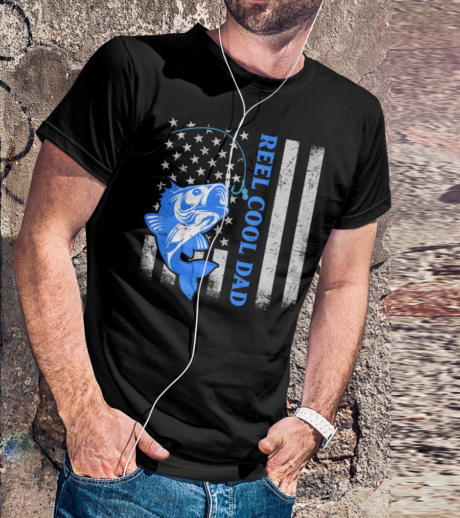 Reel Cool Dad Fishing Bass American Flag Stars Stripes Father's Day T-Shirt