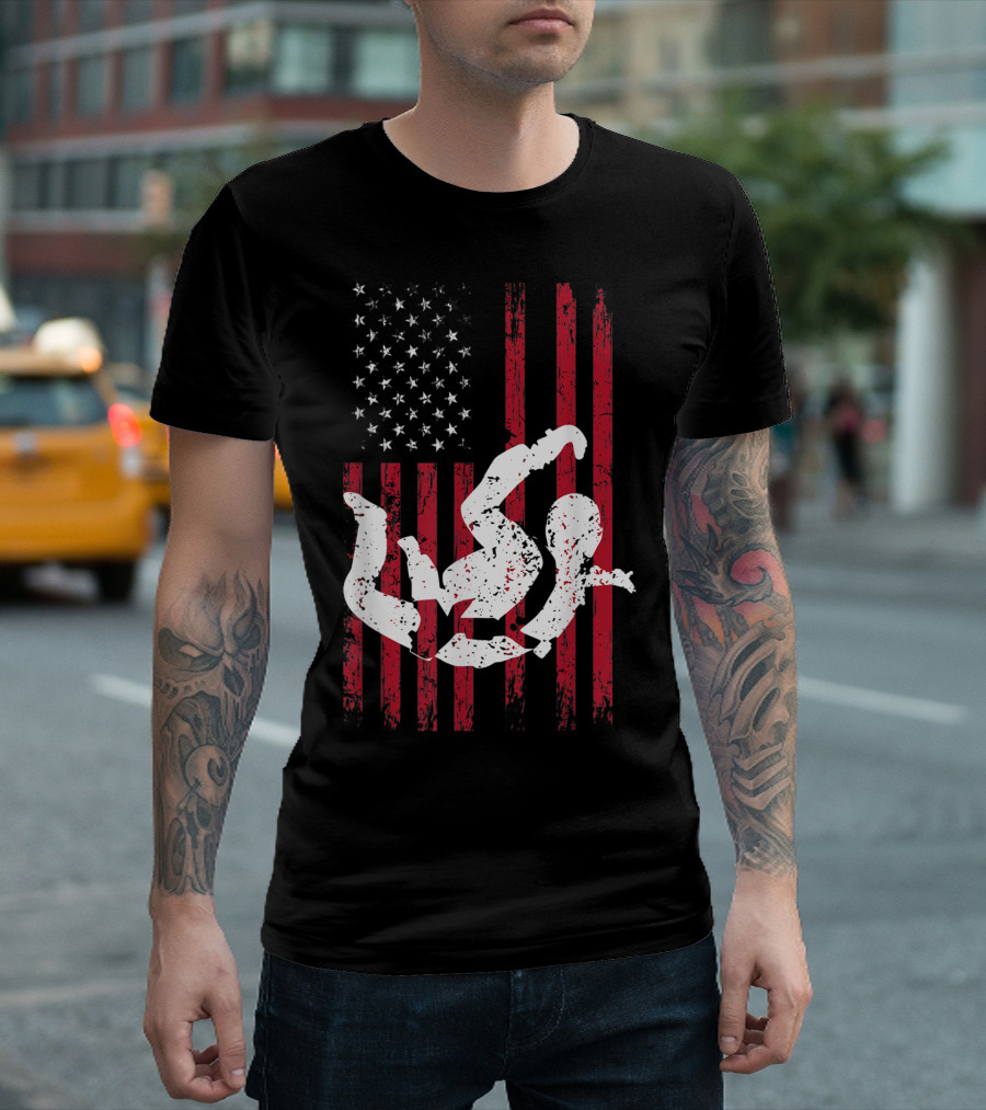 Vintage USA Flag Skydiver Parachuting T-Shirt