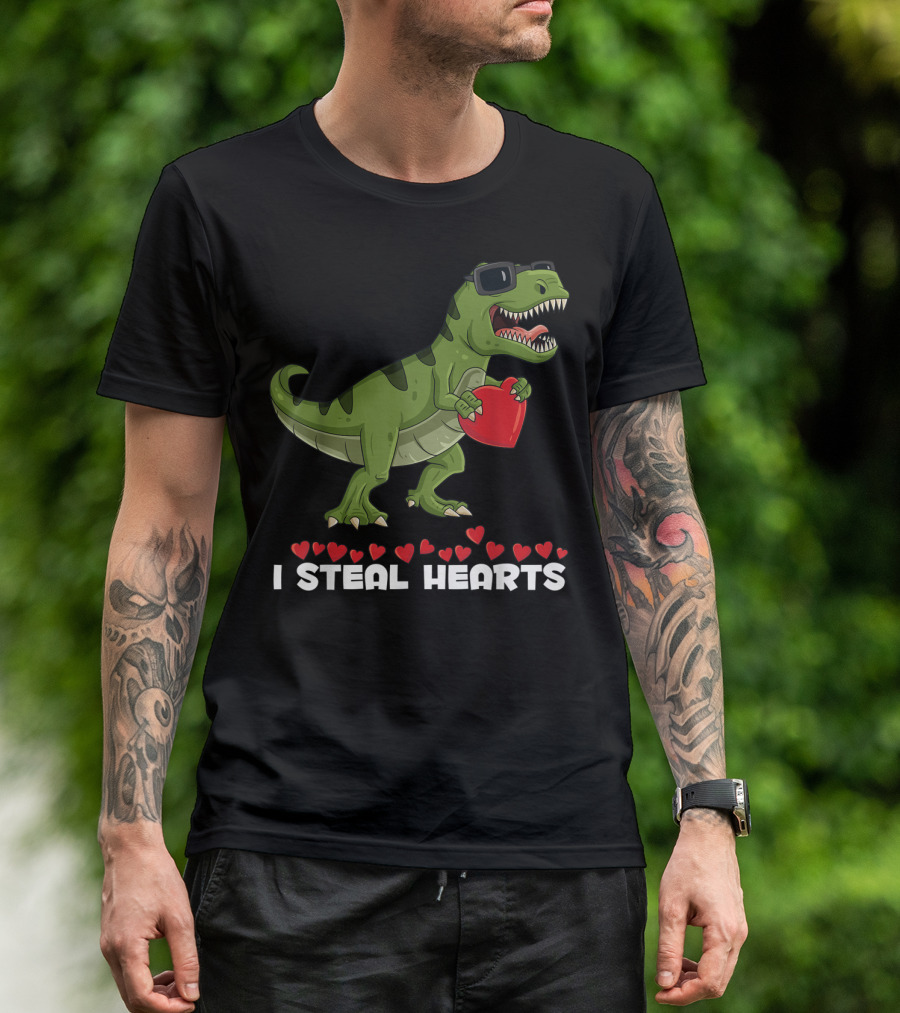 I Steal Hearts T-Rex Holding Heart Valentine's Day T-Shirt