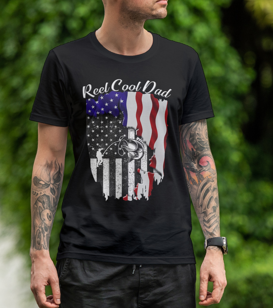 Reel Cool Dad Fishing USA Flag Bass Catch T-Shirt