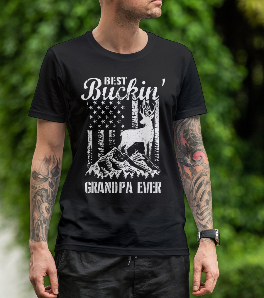 Best Buckin' Grandpa Ever Deer Hunting Father Mountains American Flag T-Shirt