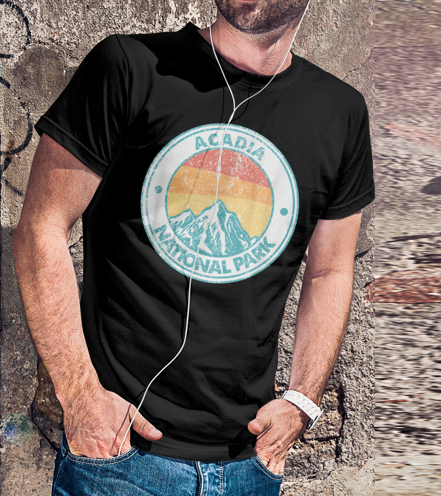 Acadia National Park Vintage Mountain Sunset Circle Badge T-Shirt