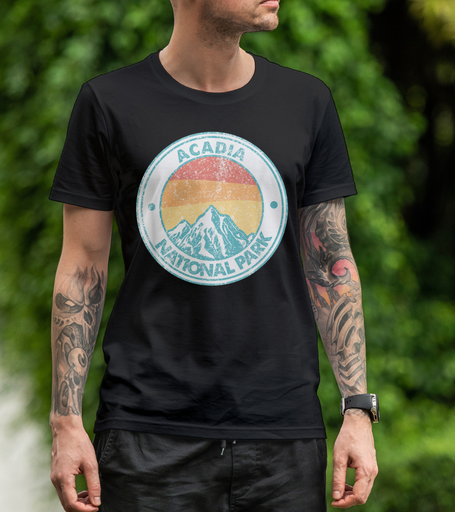 Acadia National Park Vintage Mountain Sunset Circle Badge T-Shirt