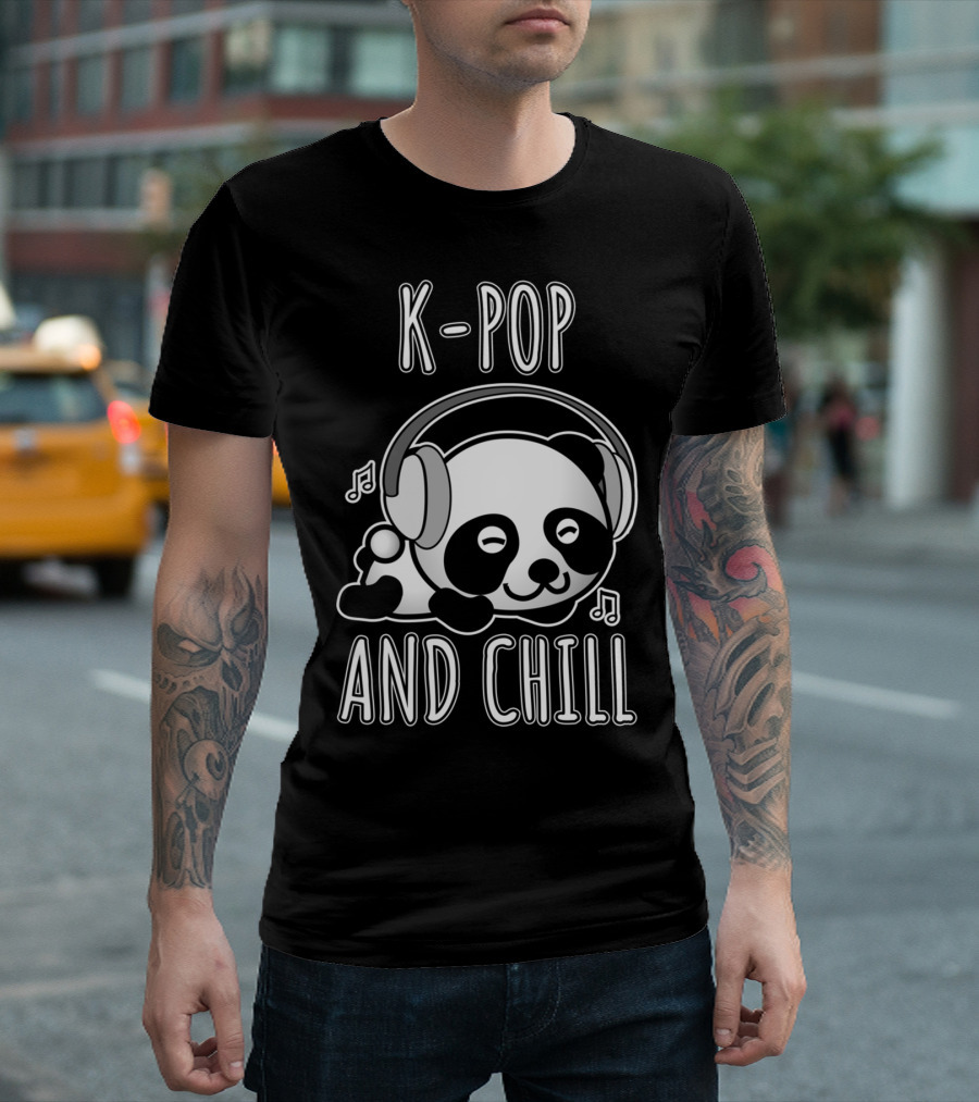 K-Pop And Chill Panda Listening to Music T-Shirt