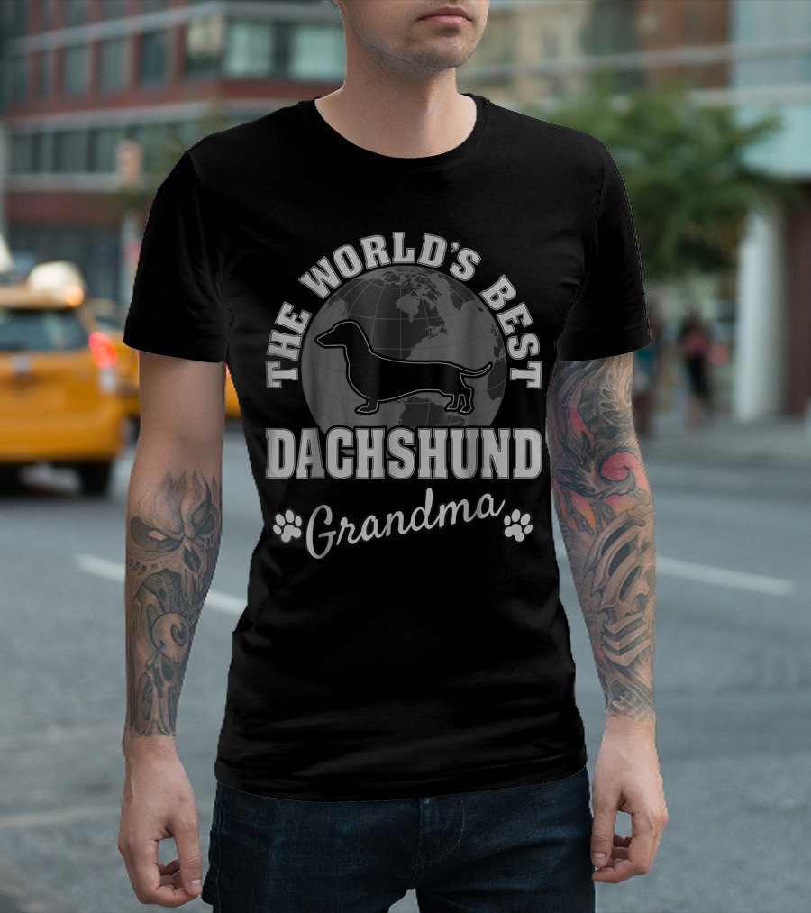 THE WORLD'S BEST DACHSHUND GRANDMA T-Shirt