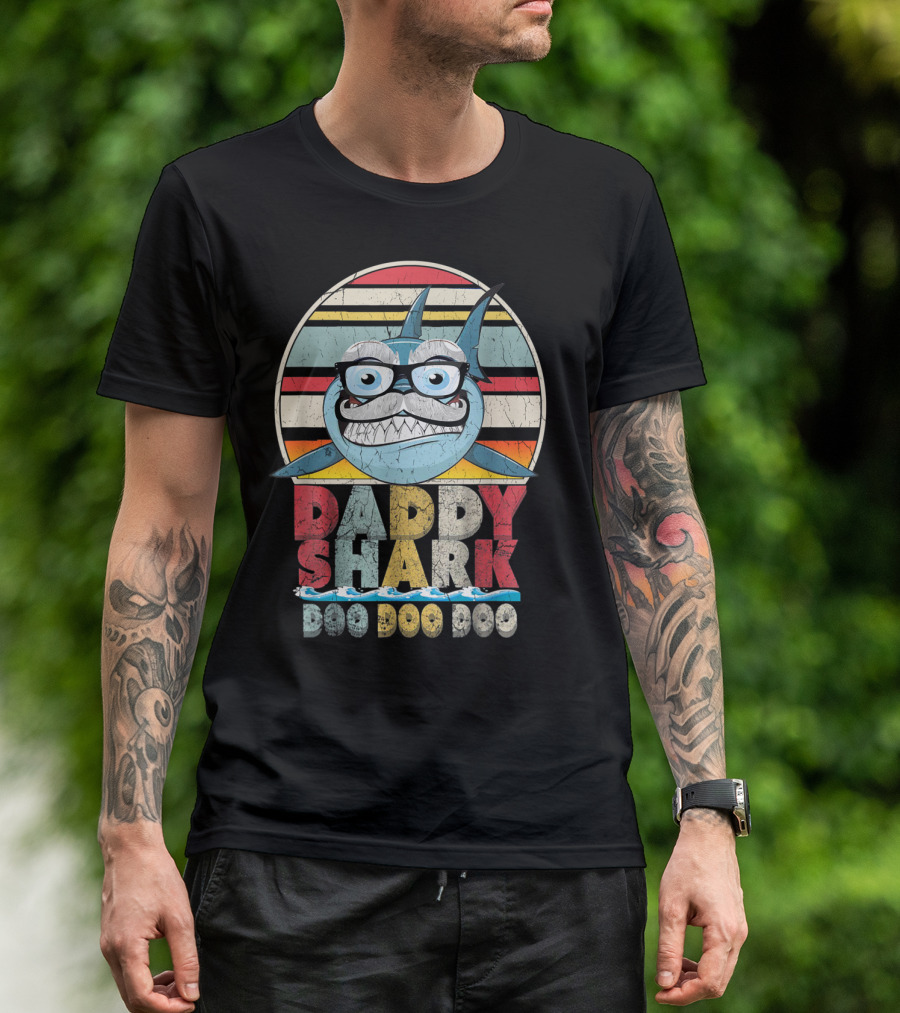 DADDY SHARK DOO DOO DOO Vintage Cute Shark With Glasses T-Shirt