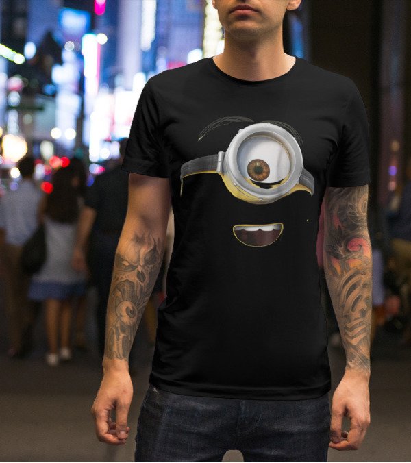 Despicable Me Minions Stuart Face Close-Up One-Eyed Goggle Smile T-Shirt
