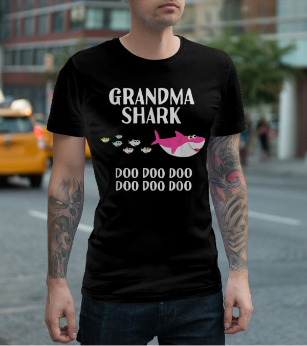 Grandma Shark Doo Doo Doo Family Matching T-Shirt