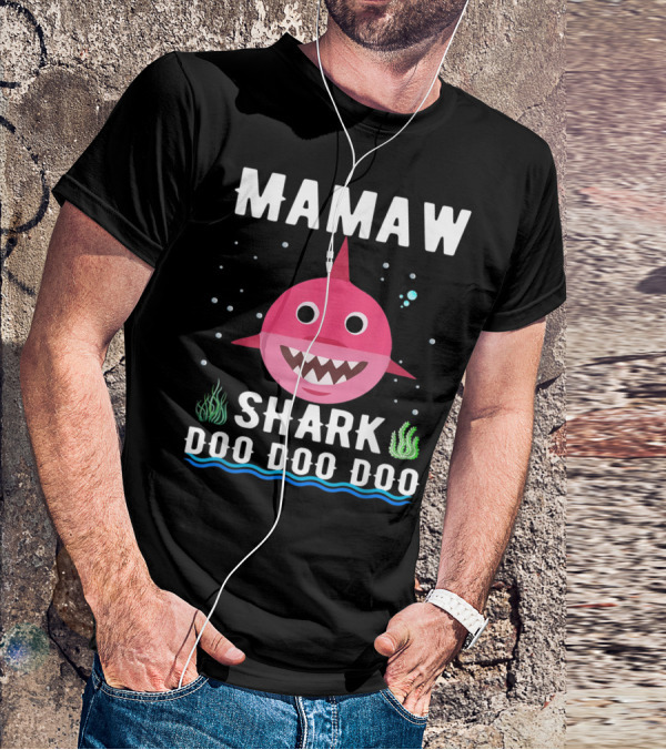 Mamaw Shark Doo Doo Doo Family Pink Shark Illustration Bubbles Waves Seaweed T-Shirt