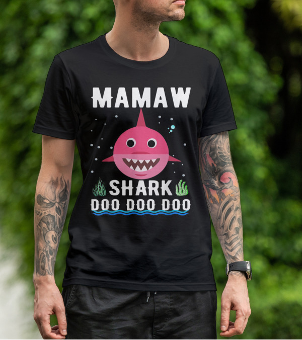 Mamaw Shark Doo Doo Doo Family Pink Shark Illustration Bubbles Waves Seaweed T-Shirt