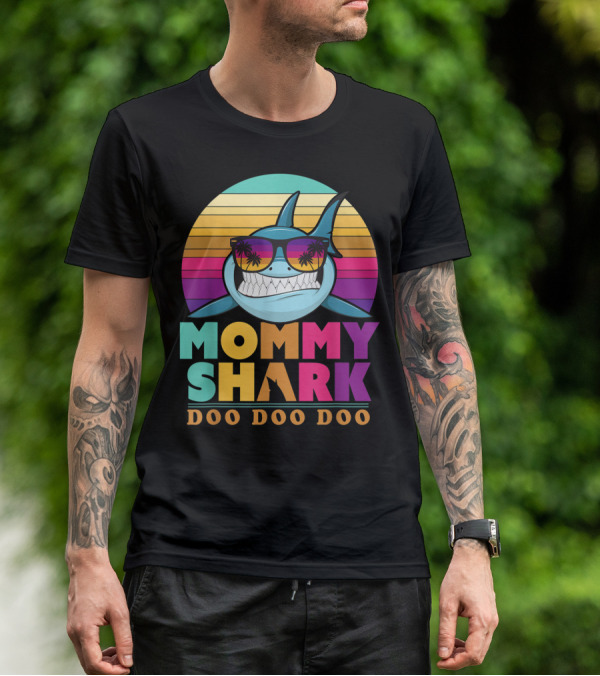 Mommy Shark Doo Doo Doo Retro Sunset With Sunglasses T-Shirt
