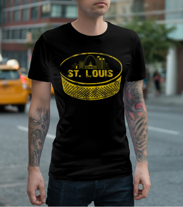St Louis Missouri Cityscape Hockey Puck Retro T-Shirt