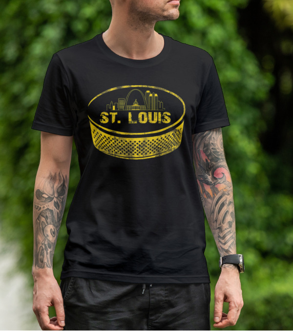 St Louis Missouri Cityscape Hockey Puck Retro T-Shirt