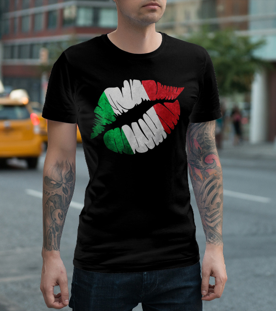 Italy Flag Distressed Patriotic Kiss T-Shirt