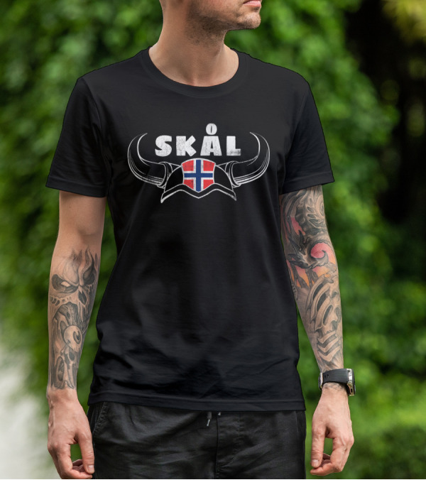 SKÅL Norwegian Viking Helmet With Flag T-Shirt