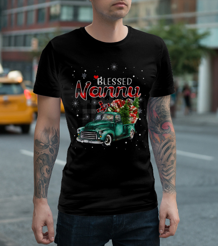 Blessed Nanny Vintage Truck Red Plaid Christmas Gifts T-Shirt
