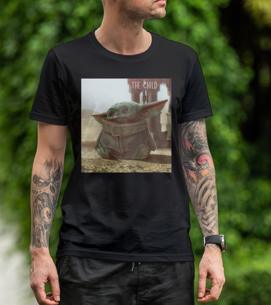 The Mandalorian The Child Scene Star Wars Cute Baby Yoda Desert Background T-Shirt