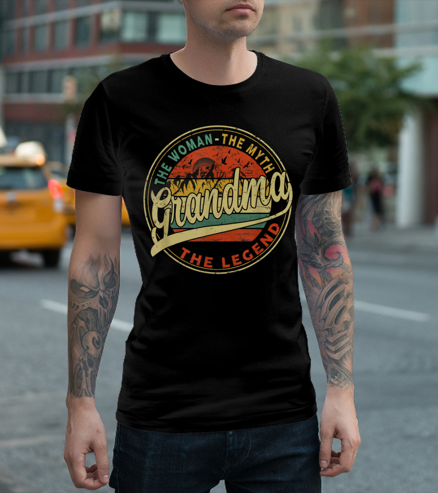 Grandma The Woman The Myth The Legend Vintage Retro Sunset T-Shirt