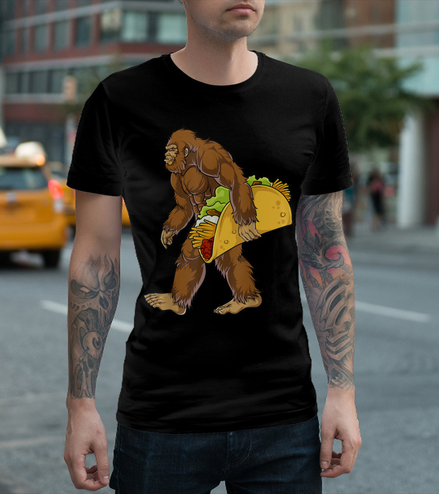 Bigfoot Carrying Taco Cinco De Mayo Novelty T-Shirt