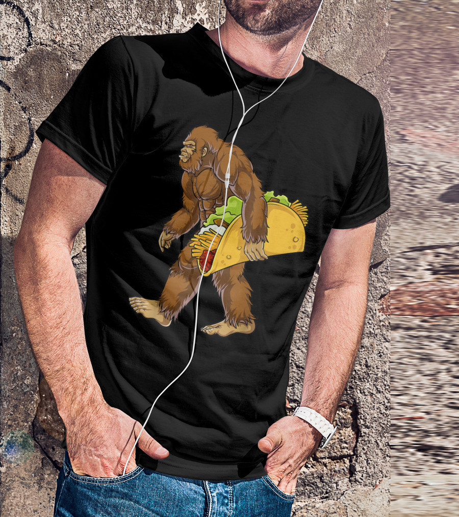 Bigfoot Carrying Taco Cinco De Mayo Novelty T-Shirt