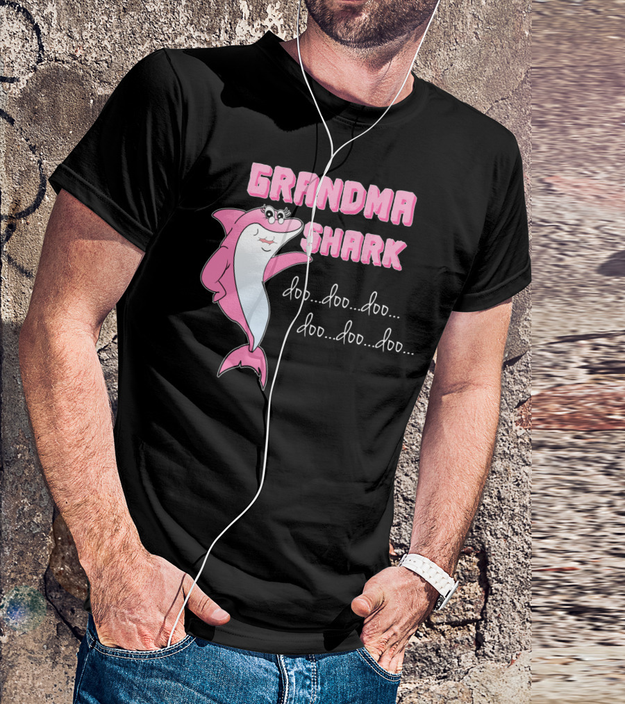 Grandma Shark Pink Doo Doo Doo Funny Family Cartoon T-Shirt