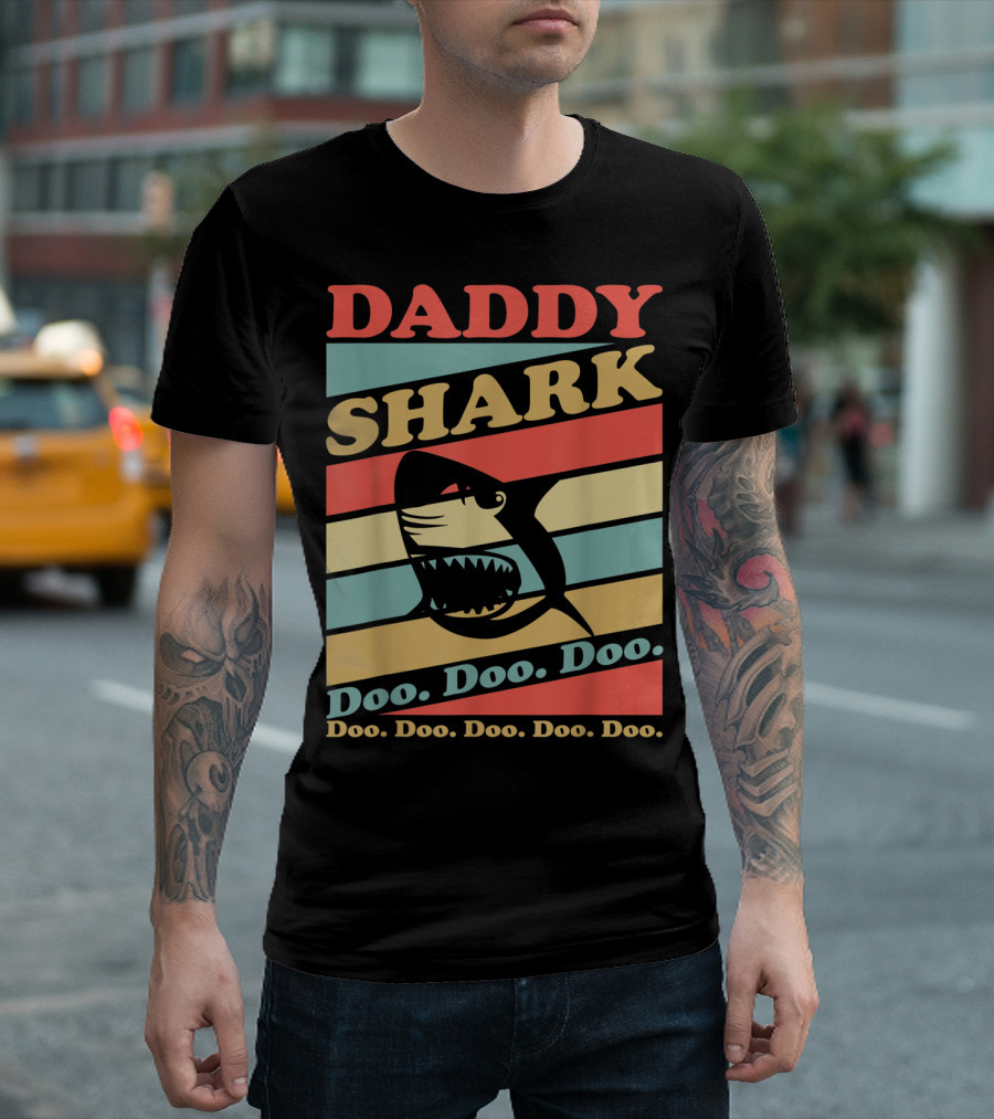 DADDY SHARK Doo Doo Doo Doo Doo Doo Retro Vintage Stripes T-Shirt