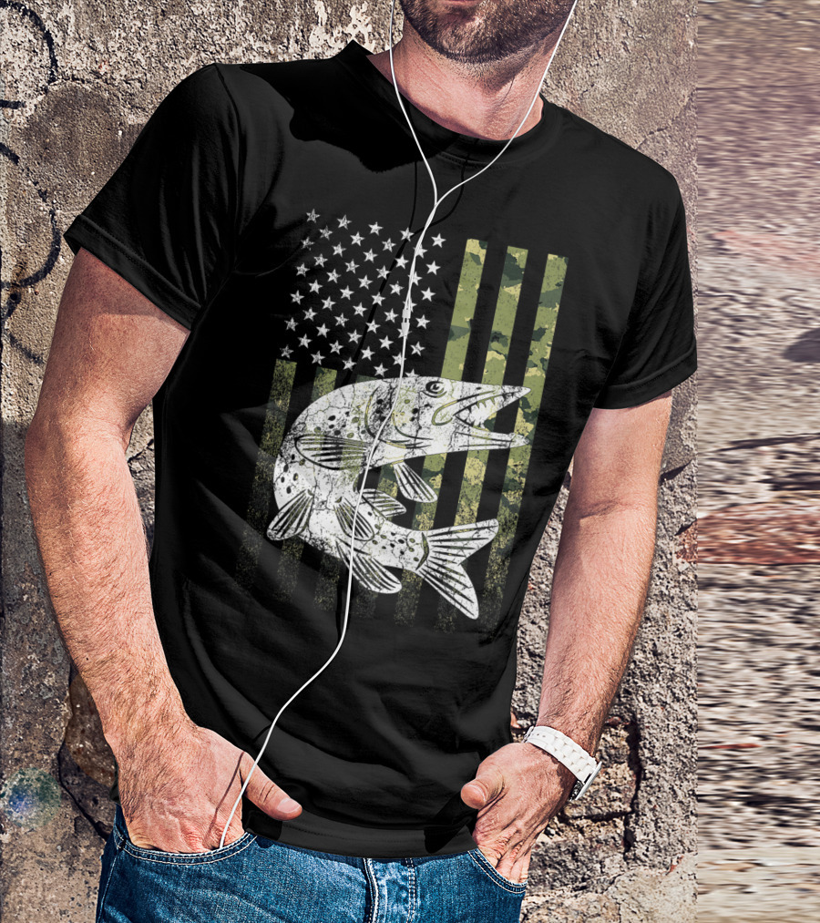 Camouflage USA Flag Musky Fishing Patriotic Fisherman T-Shirt