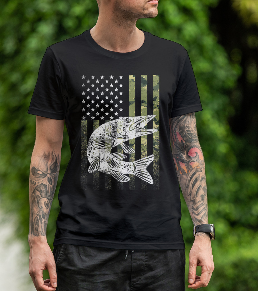 Camouflage USA Flag Musky Fishing Patriotic Fisherman T-Shirt