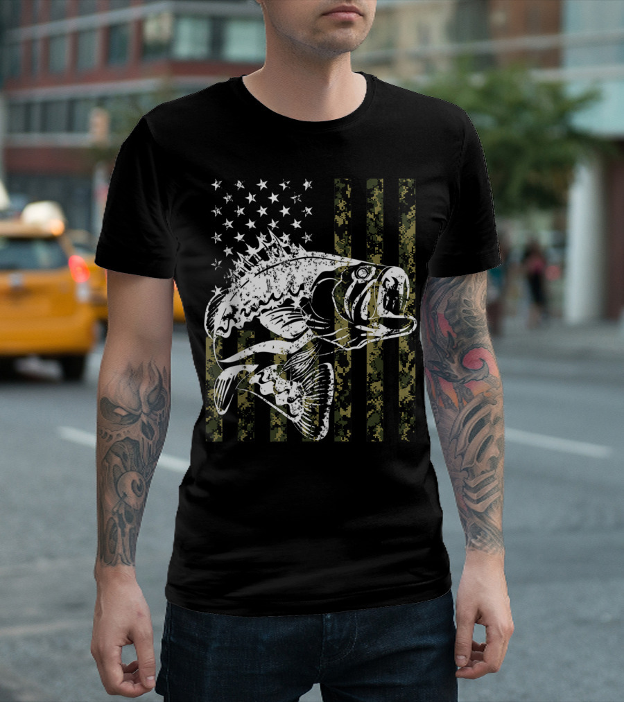 American Flag Camouflage Bass Fishing USA T-Shirt
