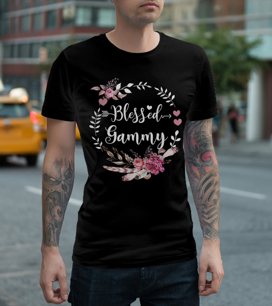 Blessed Gammy Floral Wreath With Pink Hearts And Flowers T-Shirt