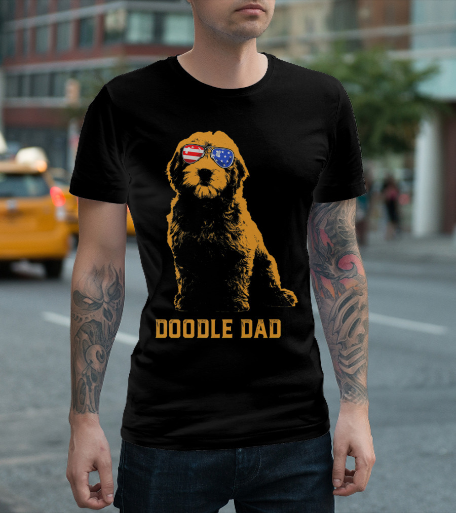 Doodle Dad Men's Goldendoodle with American Flag Sunglasses T-Shirt