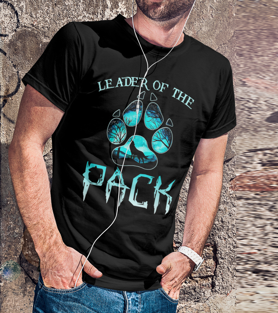 Leader Of The Pack Howling Wolf Silhouette In Pawprint For Dog And Pet Lovers T-Shirt