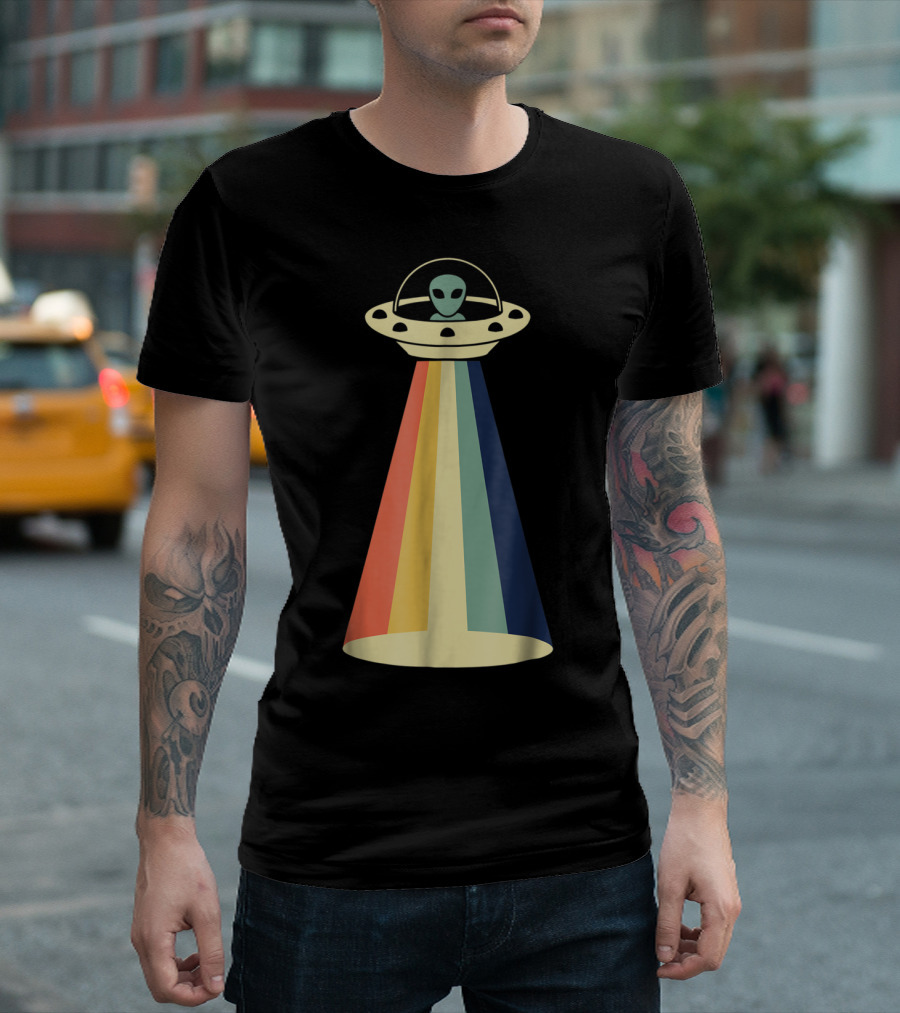 Vintage Alien UFO Rainbow Beams T-Shirt