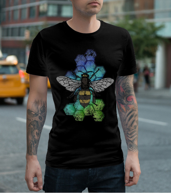 Honey Bee Beekeeping Vintage Naturalist Honeycomb Background T-Shirt