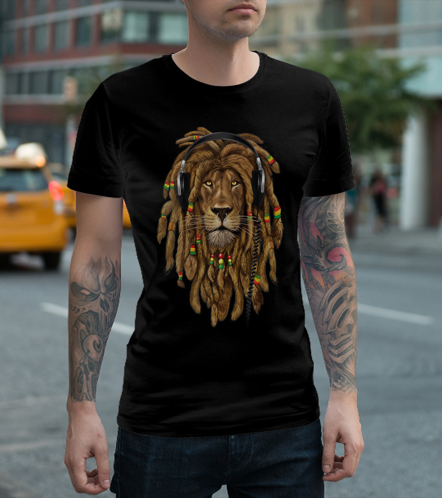 Marley Rasta Lion with Dreadlocks and Headphones for Bob Enthusiast T-Shirt
