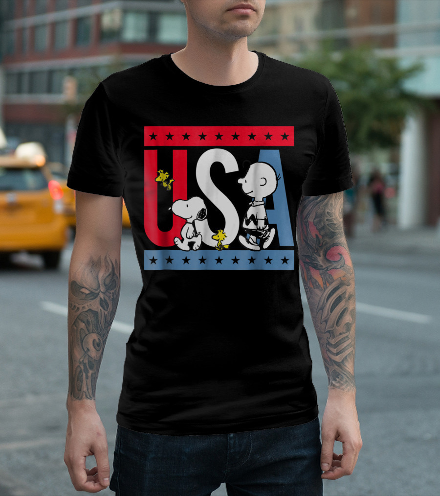 Peanuts Snoopy Woodstock Charlie Brown Red White Blue USA Stars T-Shirt