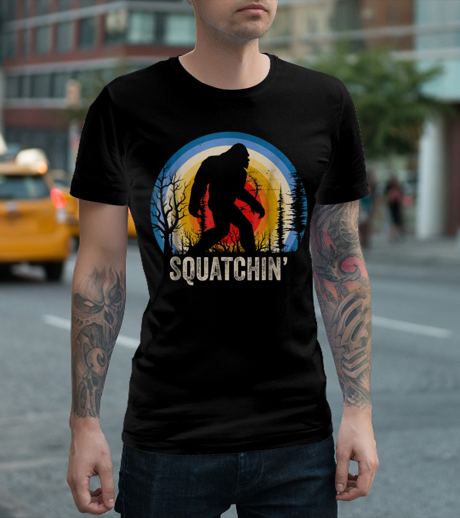 Squatchin Sasquatch Lover Vintage Sunset T-Shirt