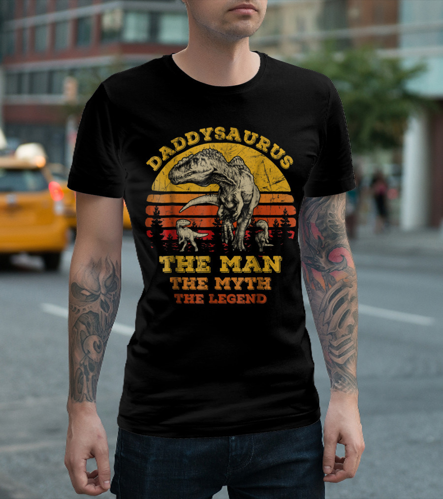 Daddysaurus The Man The Myth The Legend Dinosaur Silhouette Retro Sunset T-Shirt