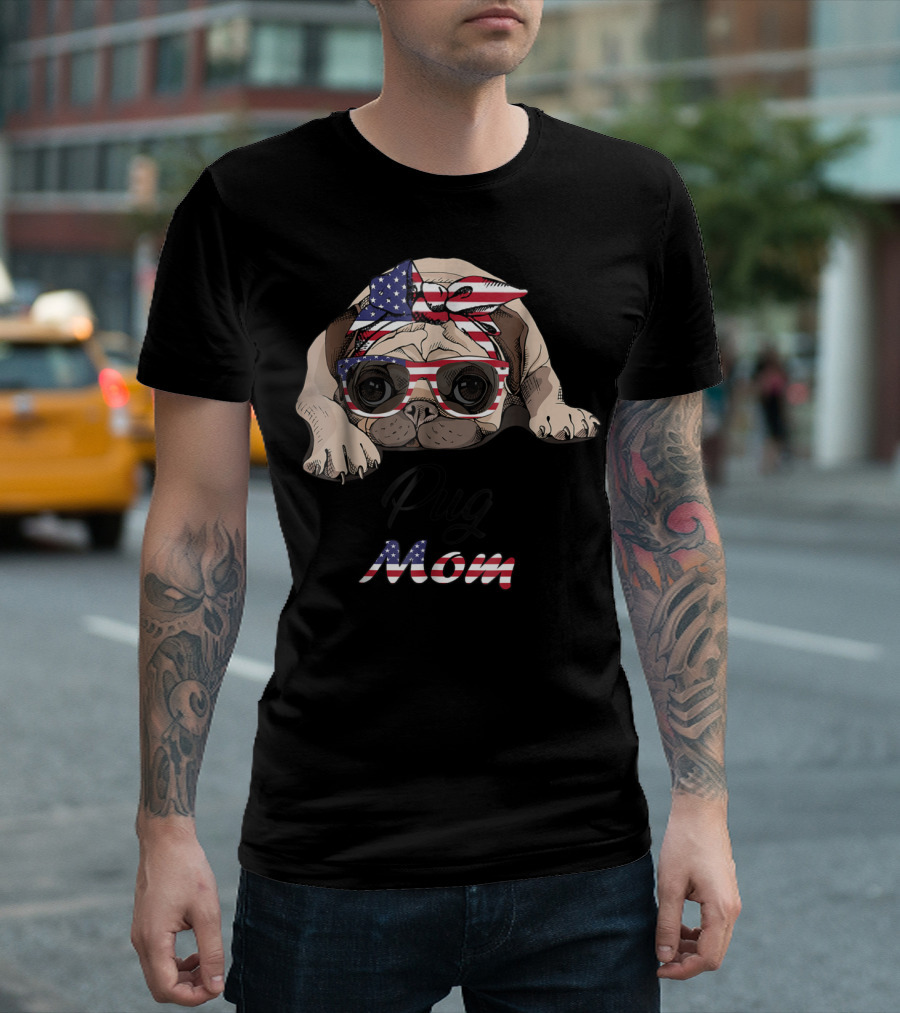 Pug Mom American Flag Bandana and Glasses T-Shirt