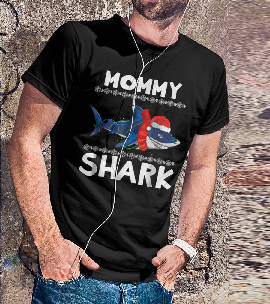 Mommy Shark Christmas Family With Santa Hat And Snowflakes T-Shirt