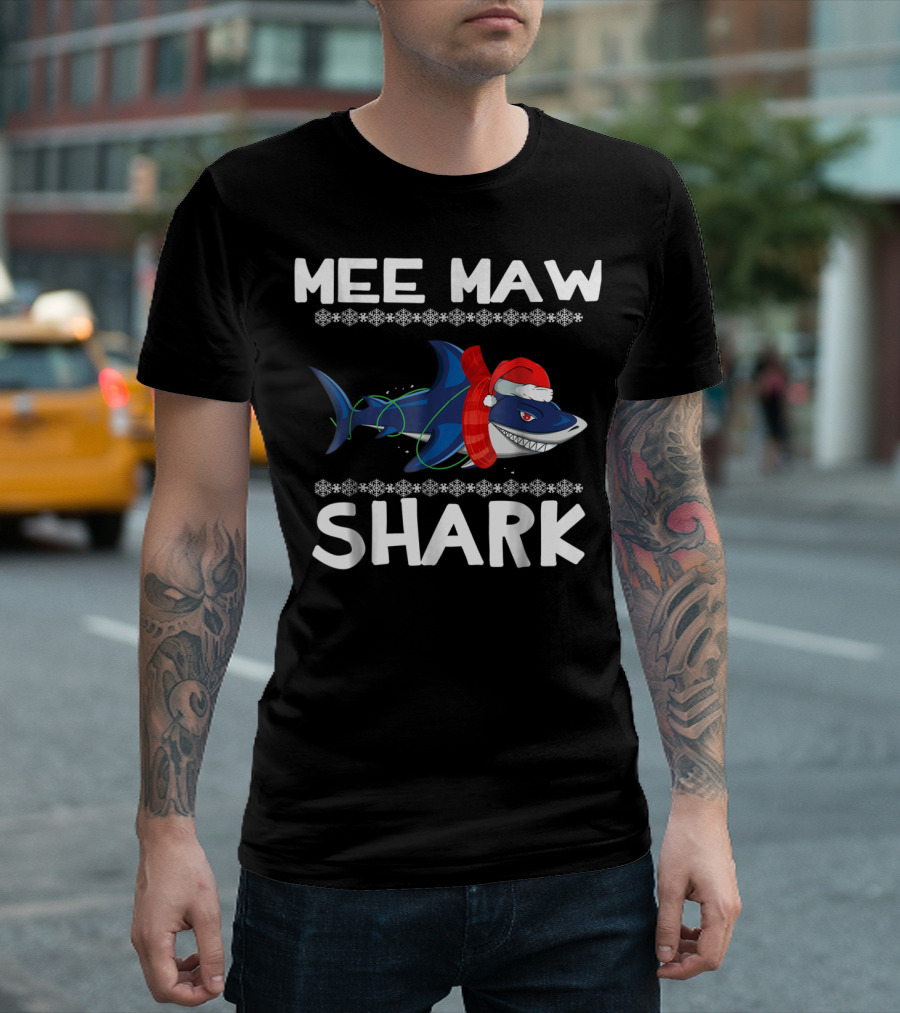 Mee Maw Shark Ugly Christmas Family Santa Hat Lights Snowflakes T-Shirt