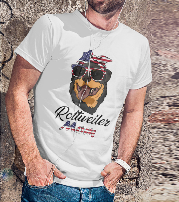 Rottweiler Mom Bandana Glasses American Flag T-Shirt